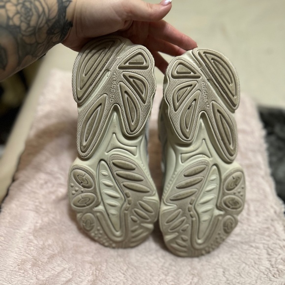 Adidas Oswego Sneakers - Picture 4 of 4